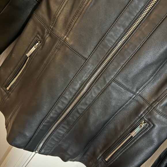Women's Black Michael Kors Leather Jacket - Picture 4 of 8
